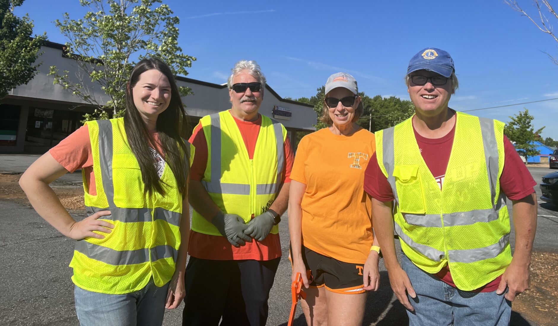 060822_MDJ_ActsofKindnessPart11_FriendsOfMableton1_JamesRoadGroupPhoto_Patty-Jeff-Kim-Barry.jpg